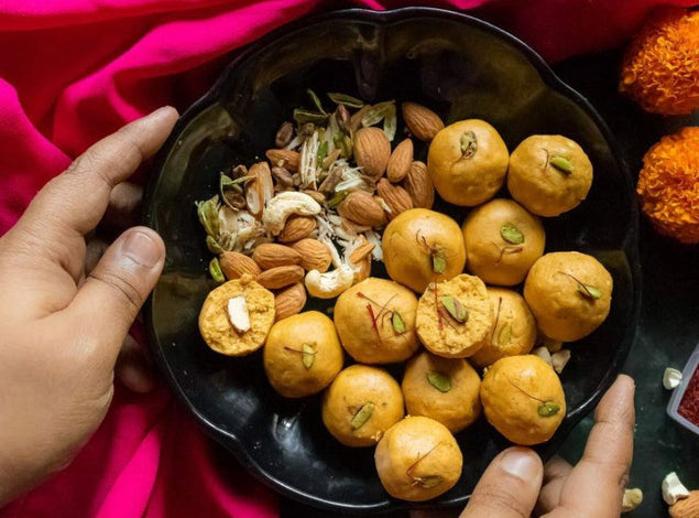 EASY RECIPE : LEARN THE TRADITIONAL NANI’S STYLE BESAN LADDOOS